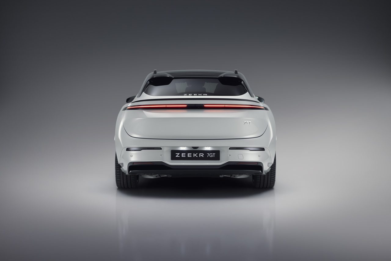 Zeekr 7GT — foto 6