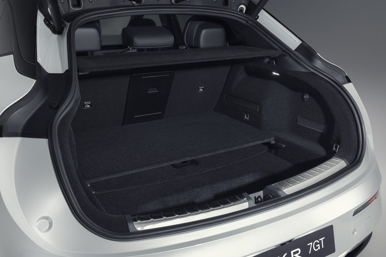 Zeekr 7GT — foto 12